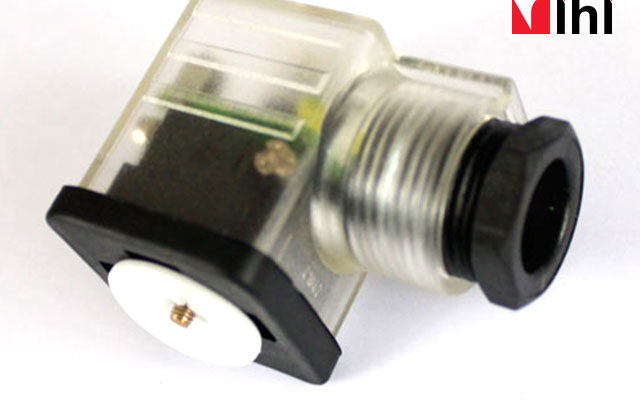 Solenoid-Plug-4
